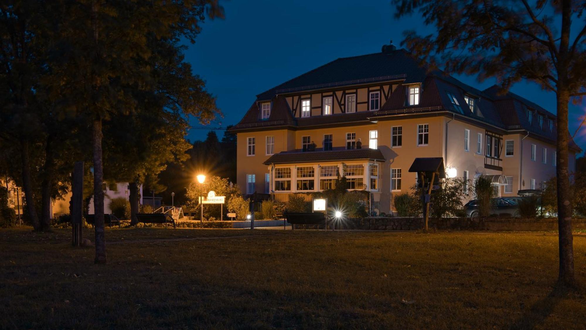Haus Brandenburg Aparthotel Stechlin Екстериор снимка